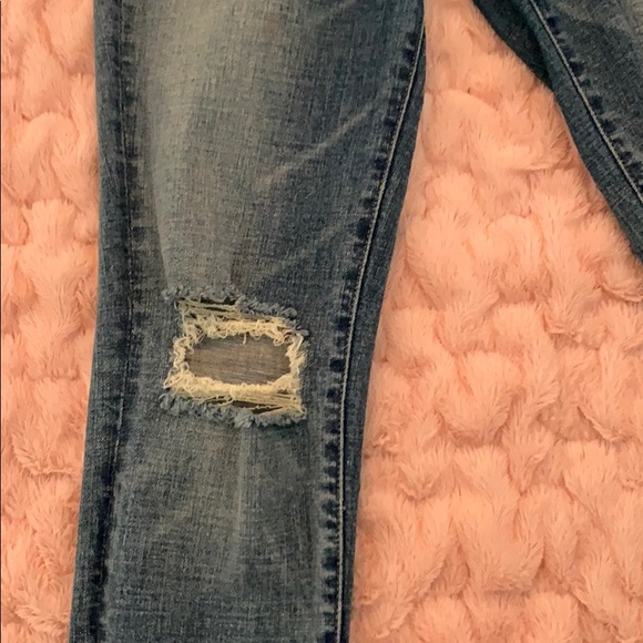 High waisted distressed denim - Picture 2 of 7